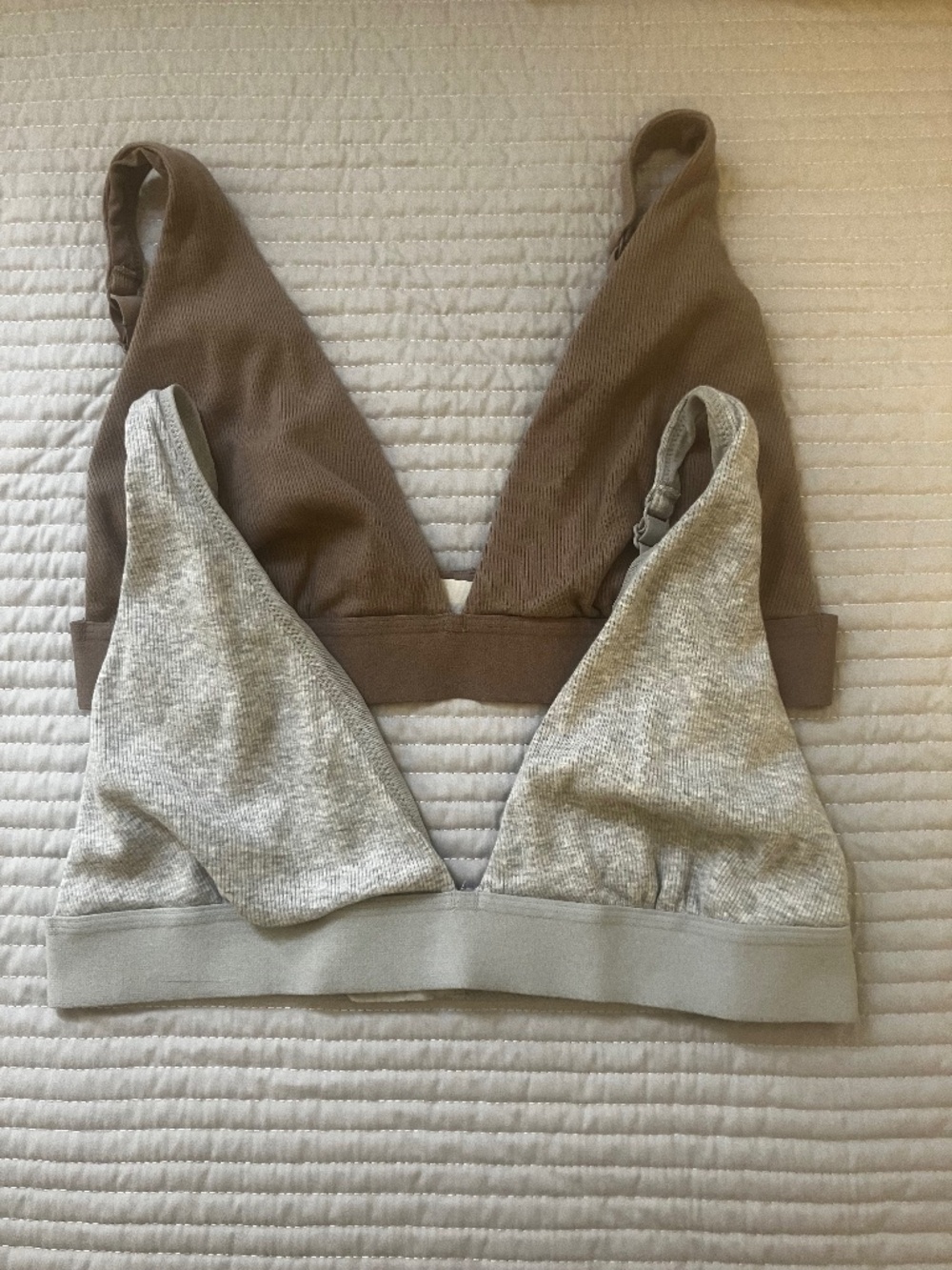 No Boundaries Rib Wirefree Plunge Bras Size XL Grey and Brown